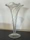 Vase Irisé En Verre Soufflé à La Main, Torsadé Et Cannelé, De John Walsh Walsh, Victorien Du 19e Siècle, 21 Cm.