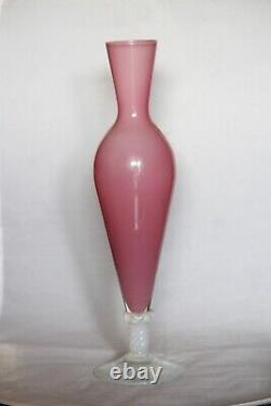 Vase italien vintage haut en opaline rose de Murano 35cm 13.8in base blanche opalescente
