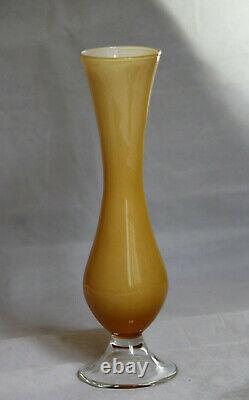 Vase opaline vintage couleur caramel avec base transparente en Italie Empoli des années 70, 23,5cm 9.2in.