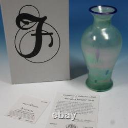Vase suspendu en verre Fenton Art Glass Willow Green Opalescent avec cœurs signés, 8 pouces.