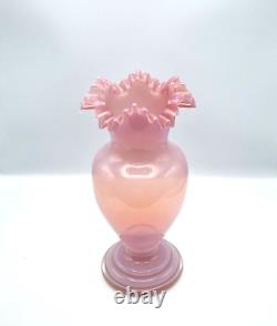 Vase victorien en verre opalin rose, vase en verre à col ondulé, superbe vase.
