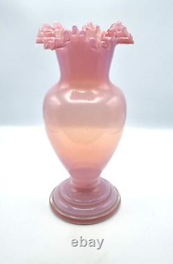 Vase victorien en verre opalin rose, vase en verre à col ondulé, superbe vase.