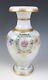 Vases En Verre Opalin Roulé à Rebord Antique Français Avec Des Roses émaillées En Or Blanc De Baccarat