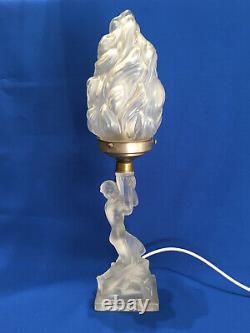 Véritable Art Déco De Cru En Verre Opalescent Figurine Flamme Torche Lampe De Table