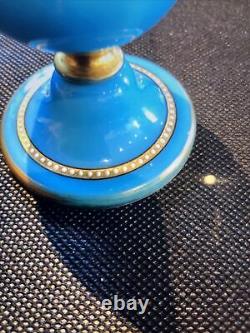 Verre opalin bleu du XIXe siècle finement émaillé Moser ou Harrach