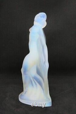Verre sabino opalescent français vintage Figurine Art Déco antique d'Isadora Duncan