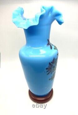 Verre soufflé à la main opaline bleu avec double bordure ondulée et fleurs peintes à la main