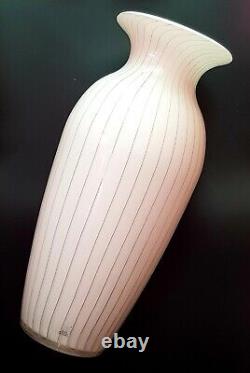 Vers La Fin Du 20ème Siècle Vase En Verre Opaline Italien Bloqué À La Main Par Vae. 44cm De Haut, 5kg
