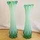 Vintage 2 Fostoria Heirloom Green Opalescent 6 & 5.5 Bud Vases Art Glass<br/><br/>translation: 2 Vases à Boutons De 6 Et 5,5 Pouces En Verre D'art Opalescent Vert Héritage Fostoria Vintage