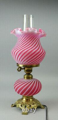 Vintage Fenton Cranberry Swirl Lampe De Table En Verre Opalescent